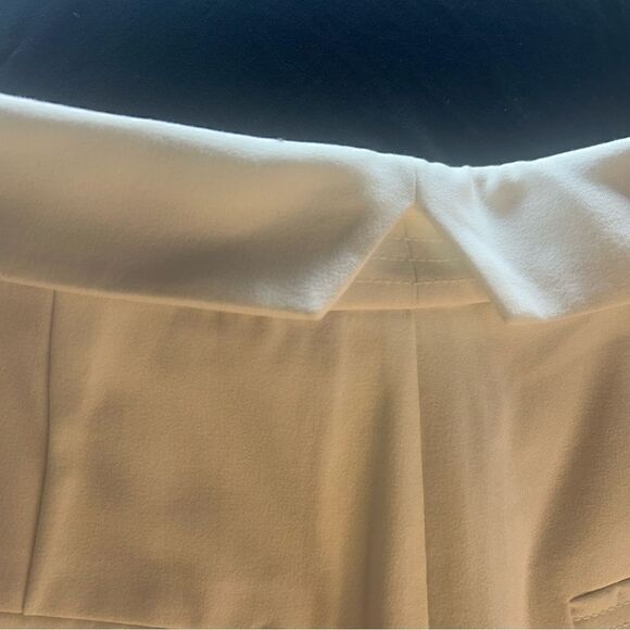 Alice & Olivia Chad Asymmetrical Short In White size 12 NWT - Picture 6 of 10